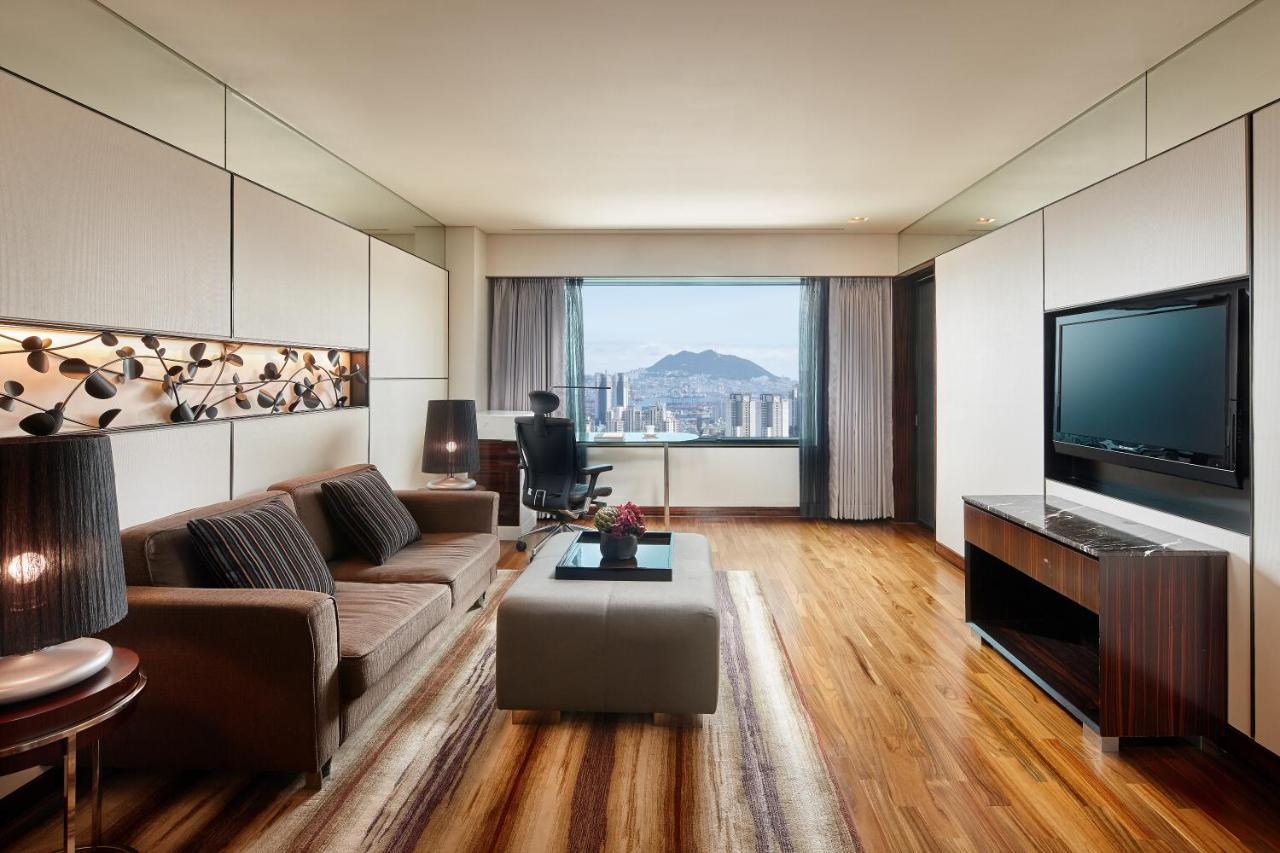 Lotte Hotel Busan Exterior foto A suite at the hotel