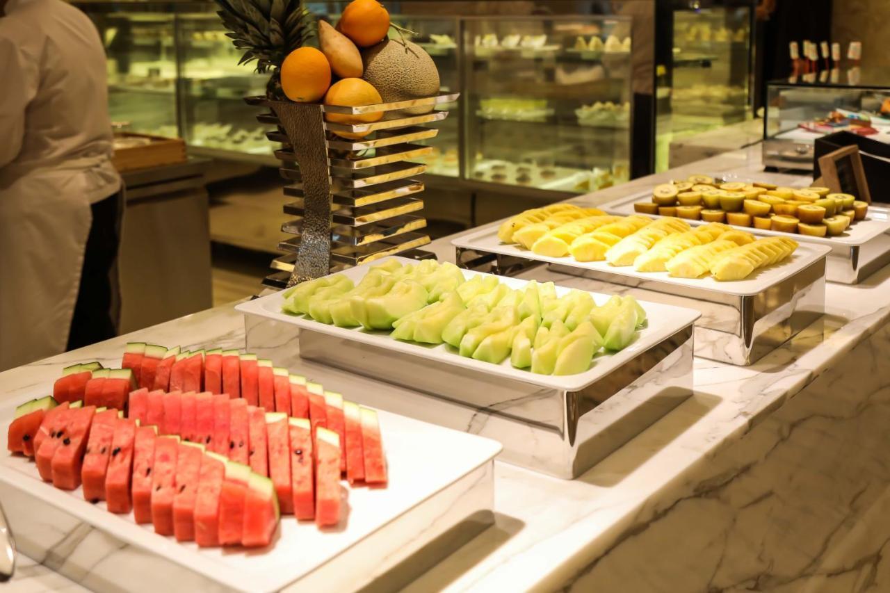Lotte Hotel Busan Exterior foto Fruit salad