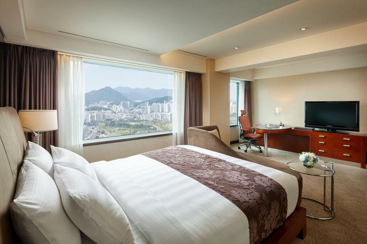 Lotte Hotel Busan Exterior foto Deluxe Room
